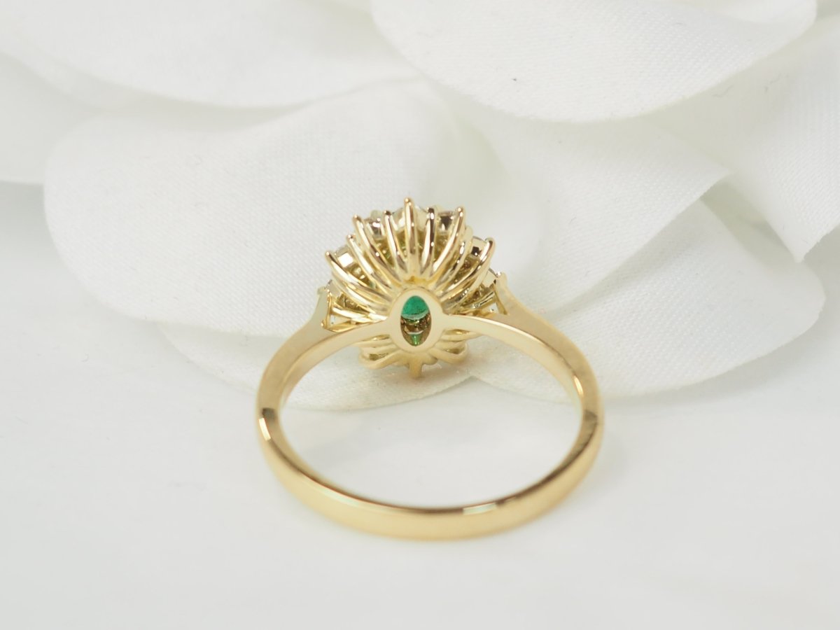 Bague marguerite en or jaune, émeraude et diamants - Maison Eloe