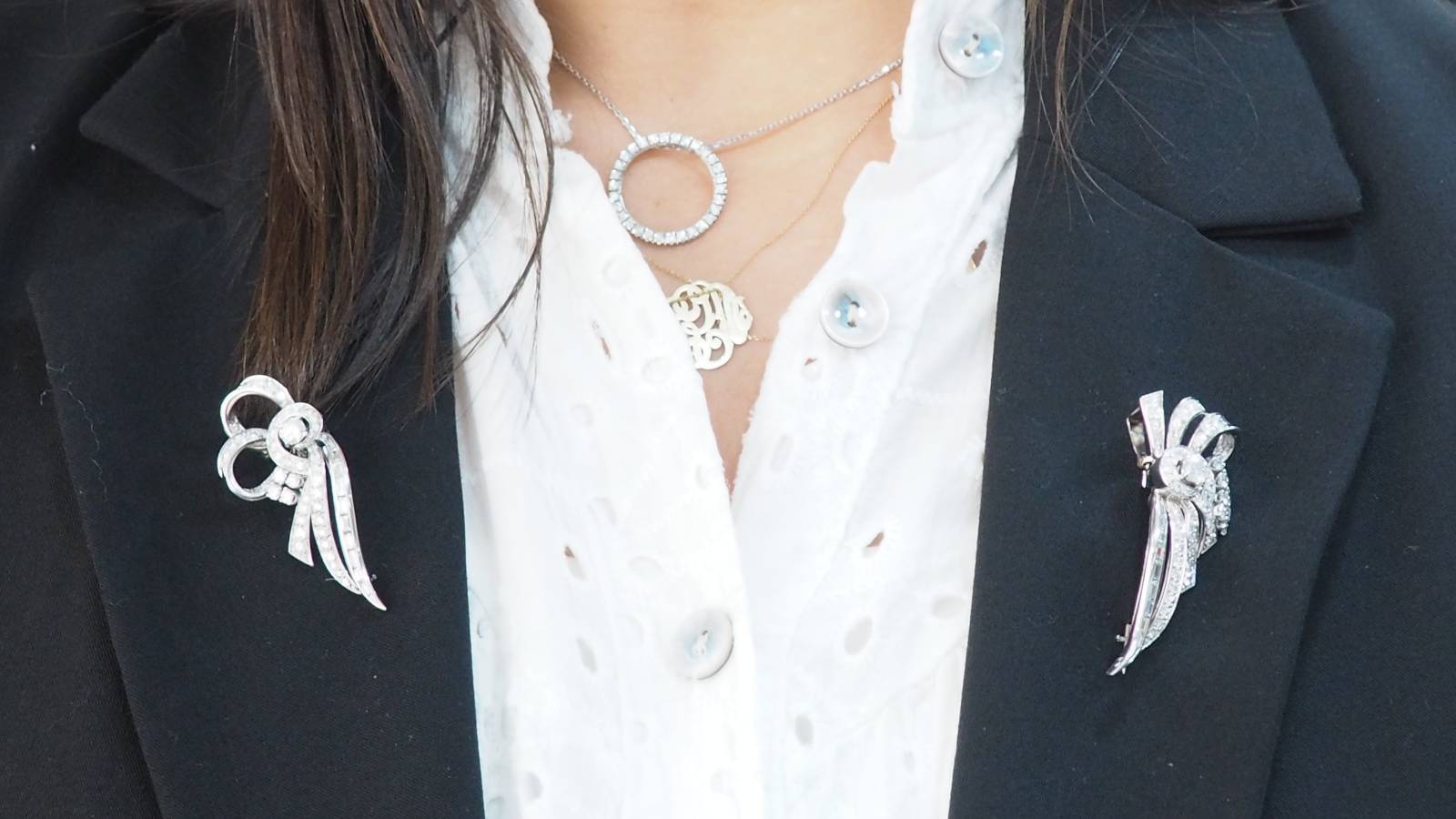 Broche Art déco double clips en or blanc et platine, diamants