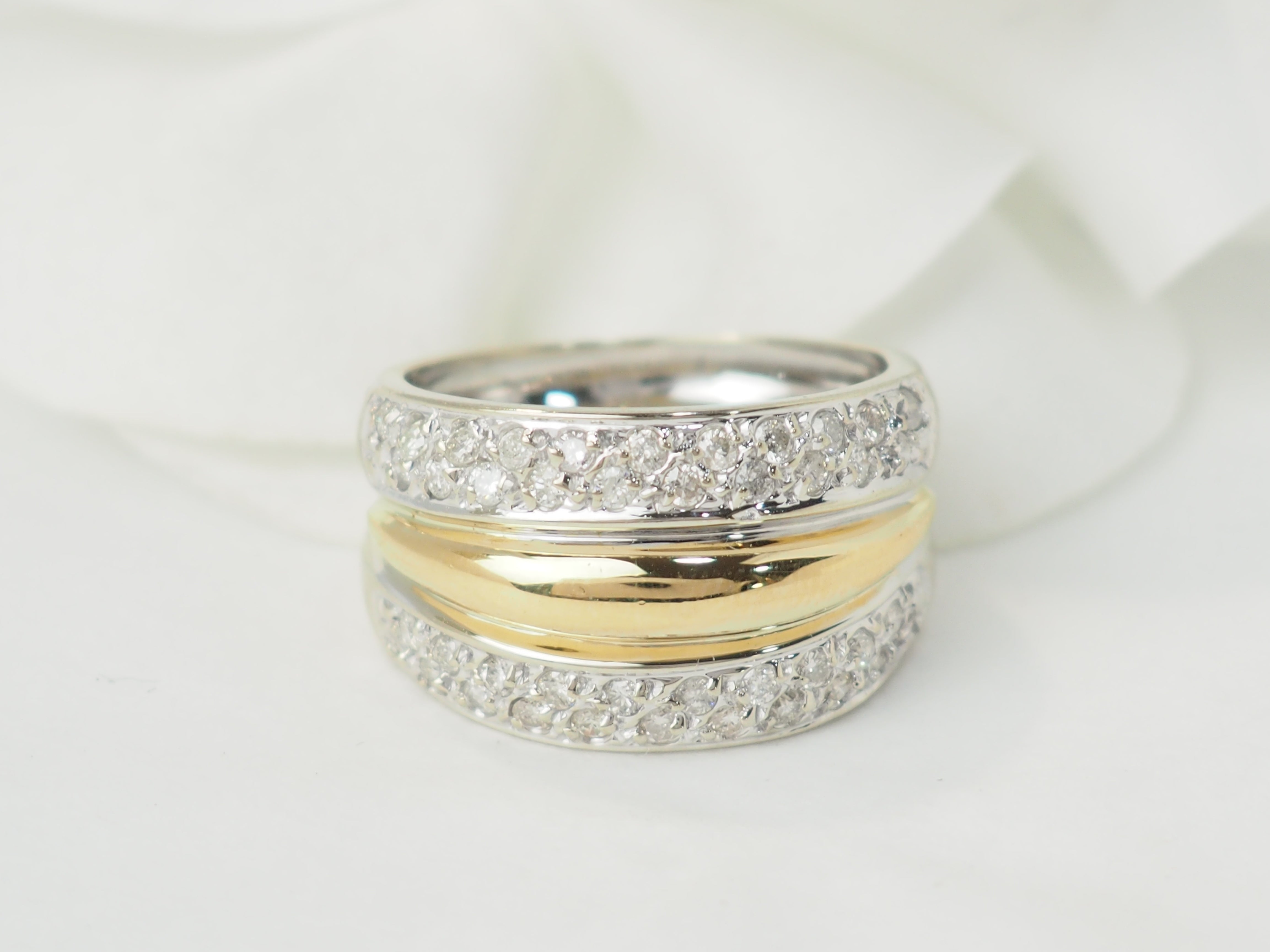 Bague triple joncs en or bicolore et diamants