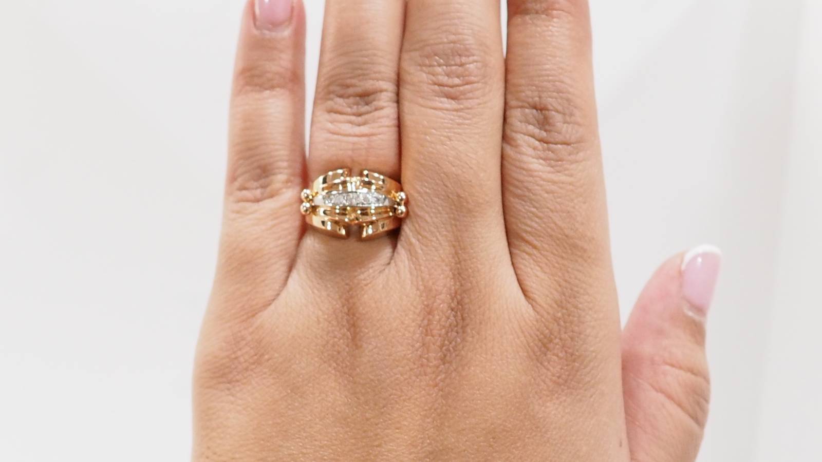 Bague tank des années 40 en or rose et diamants