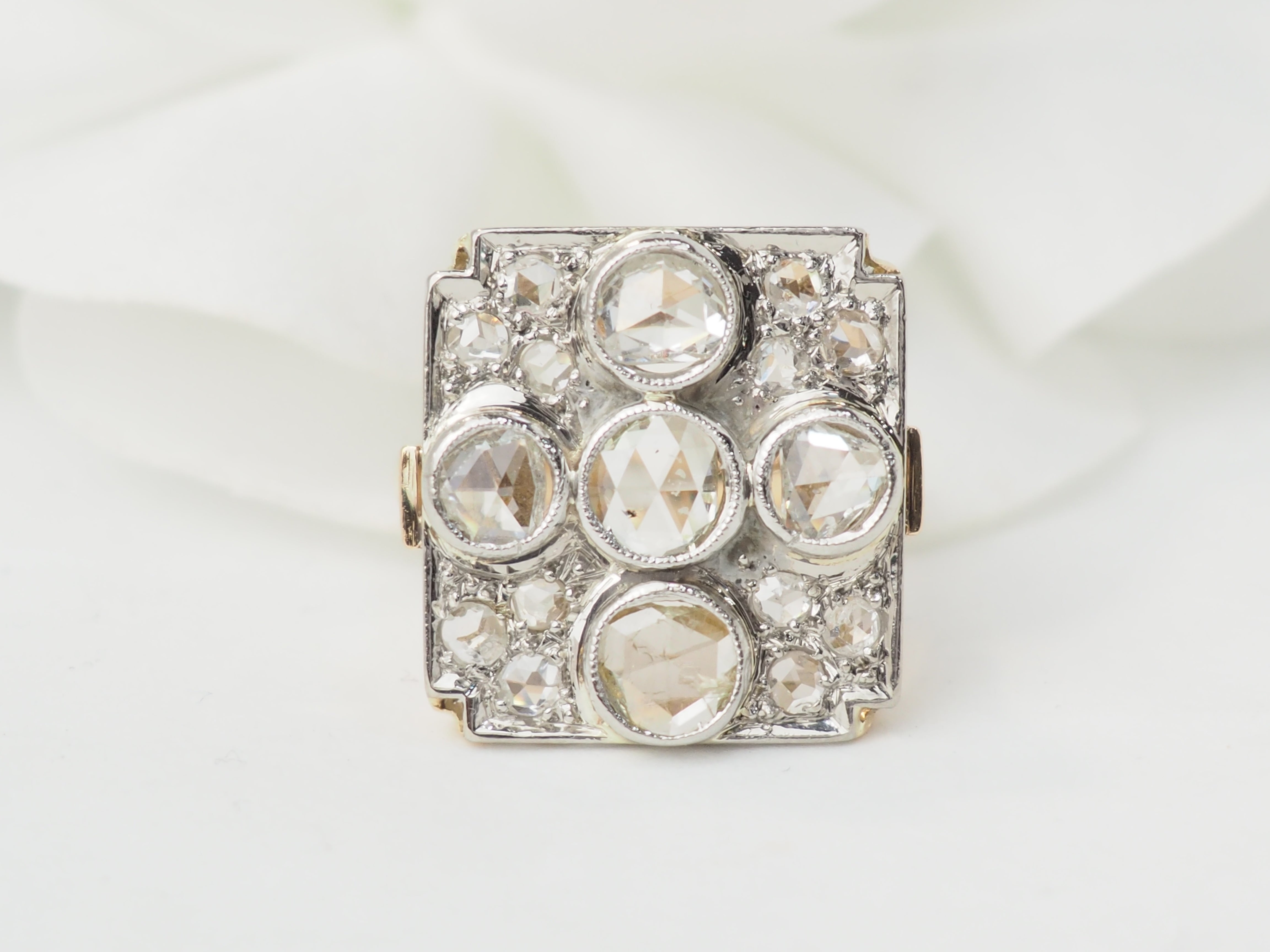 Bague ancienne en or jaune platine et diamants