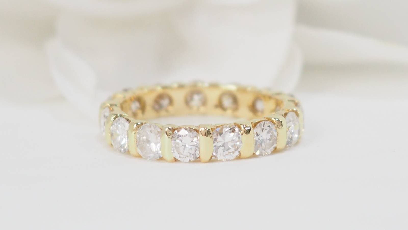 Alliance américaine en or jaune et diamants 2,40cts