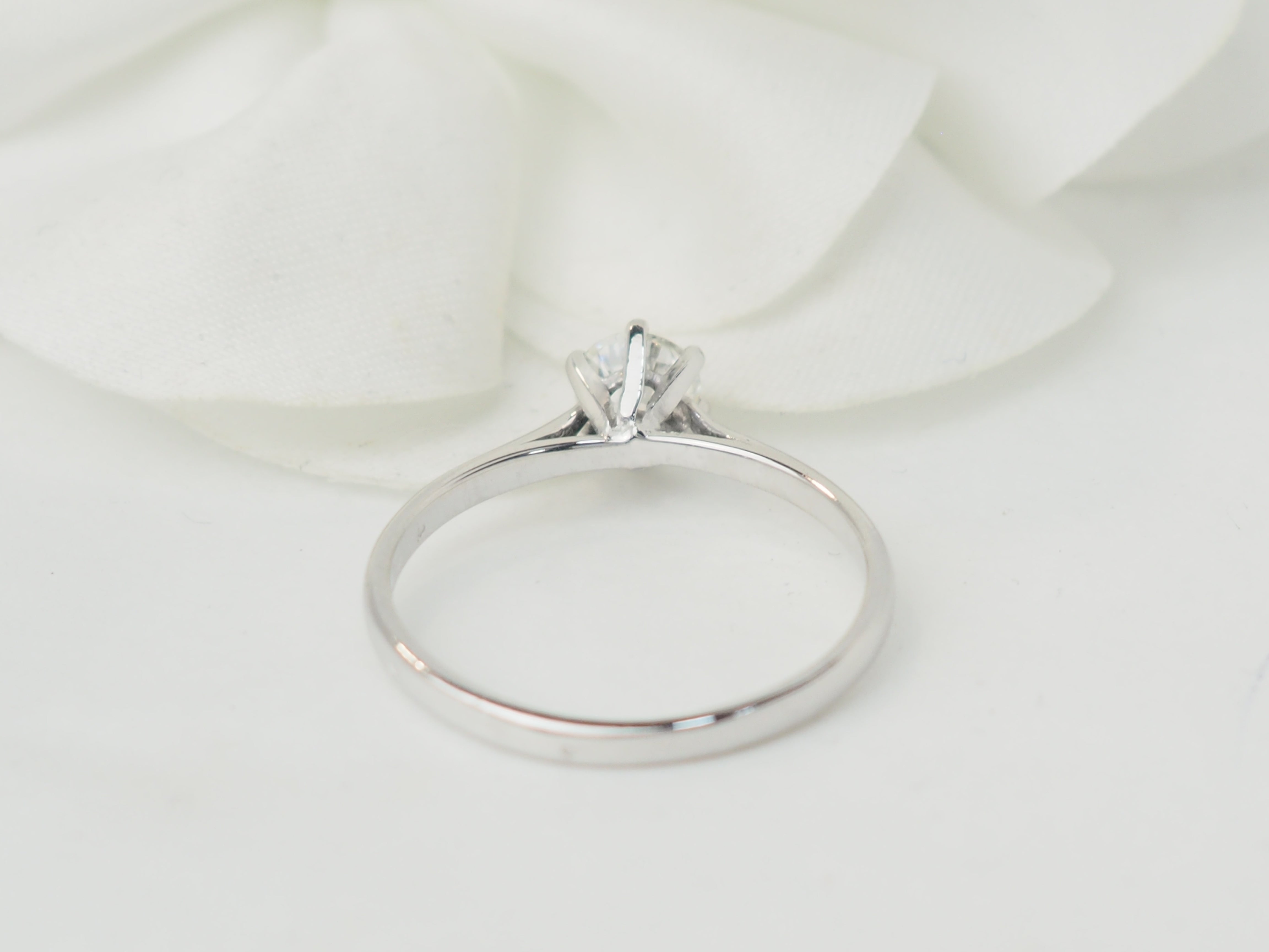 Solitaire en or blanc et diamants 0,50 ct