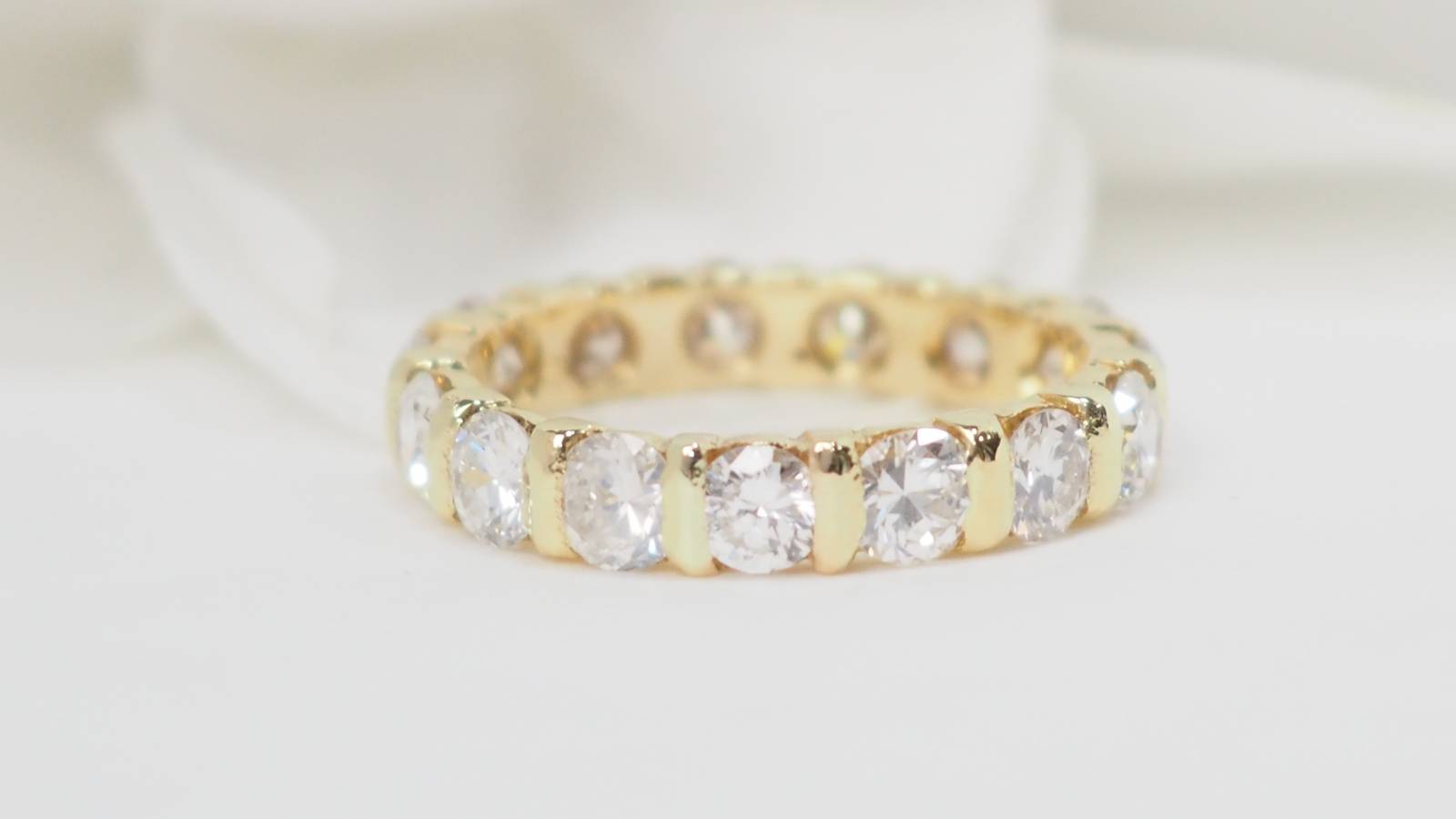 Alliance américaine en or jaune et diamants 2,40cts