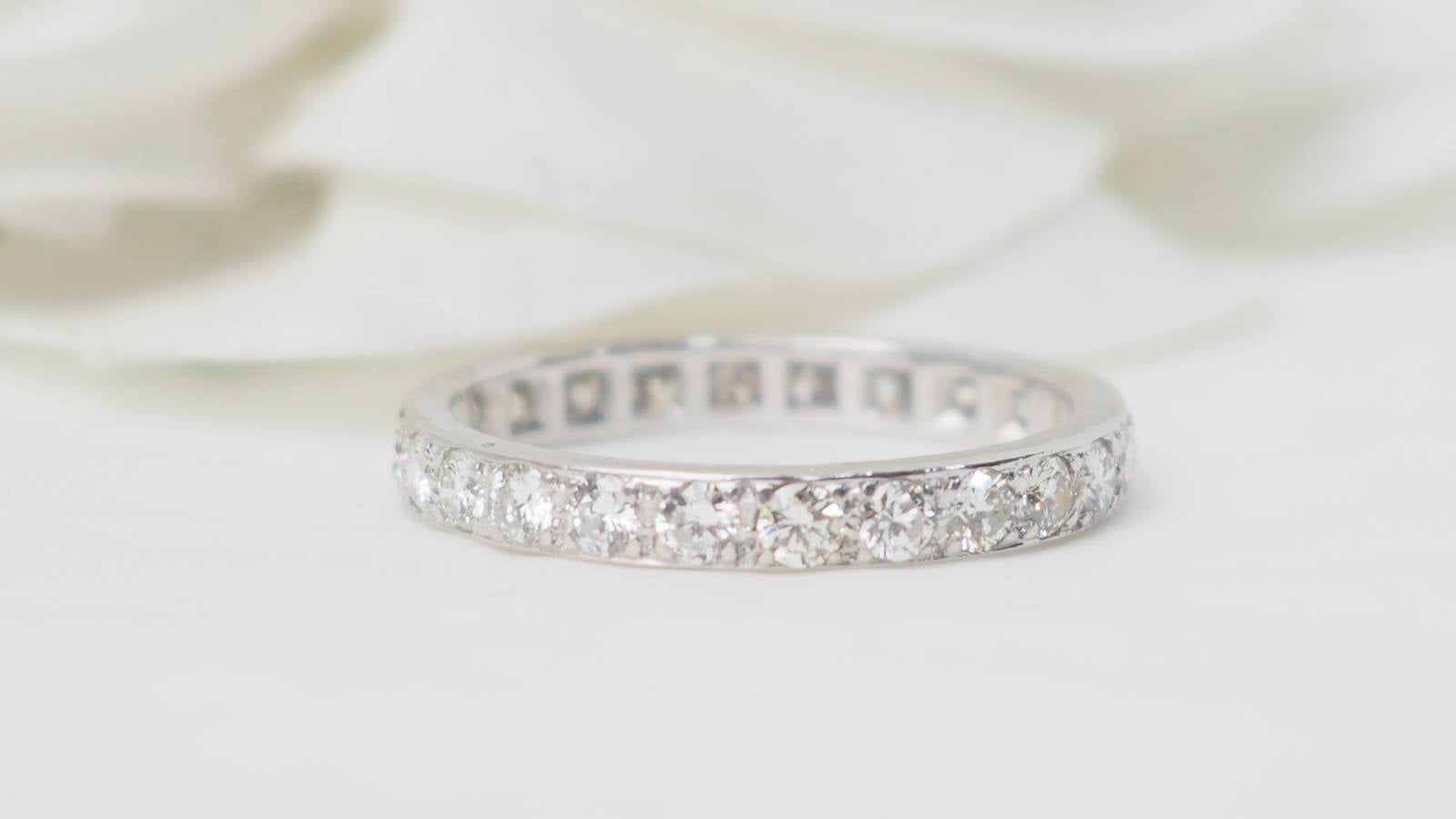 Alliance américaine en or blanc et diamants 0,90ct