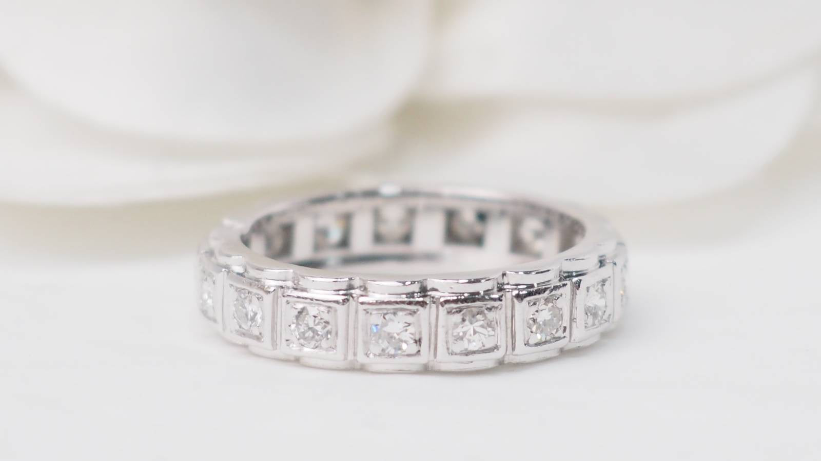 Alliance américaine ancienne en platine et diamants