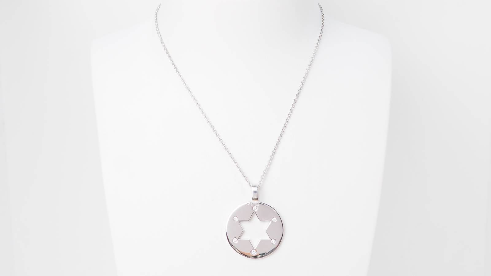 Collier pendentif étoile de David en or blanc et diamants