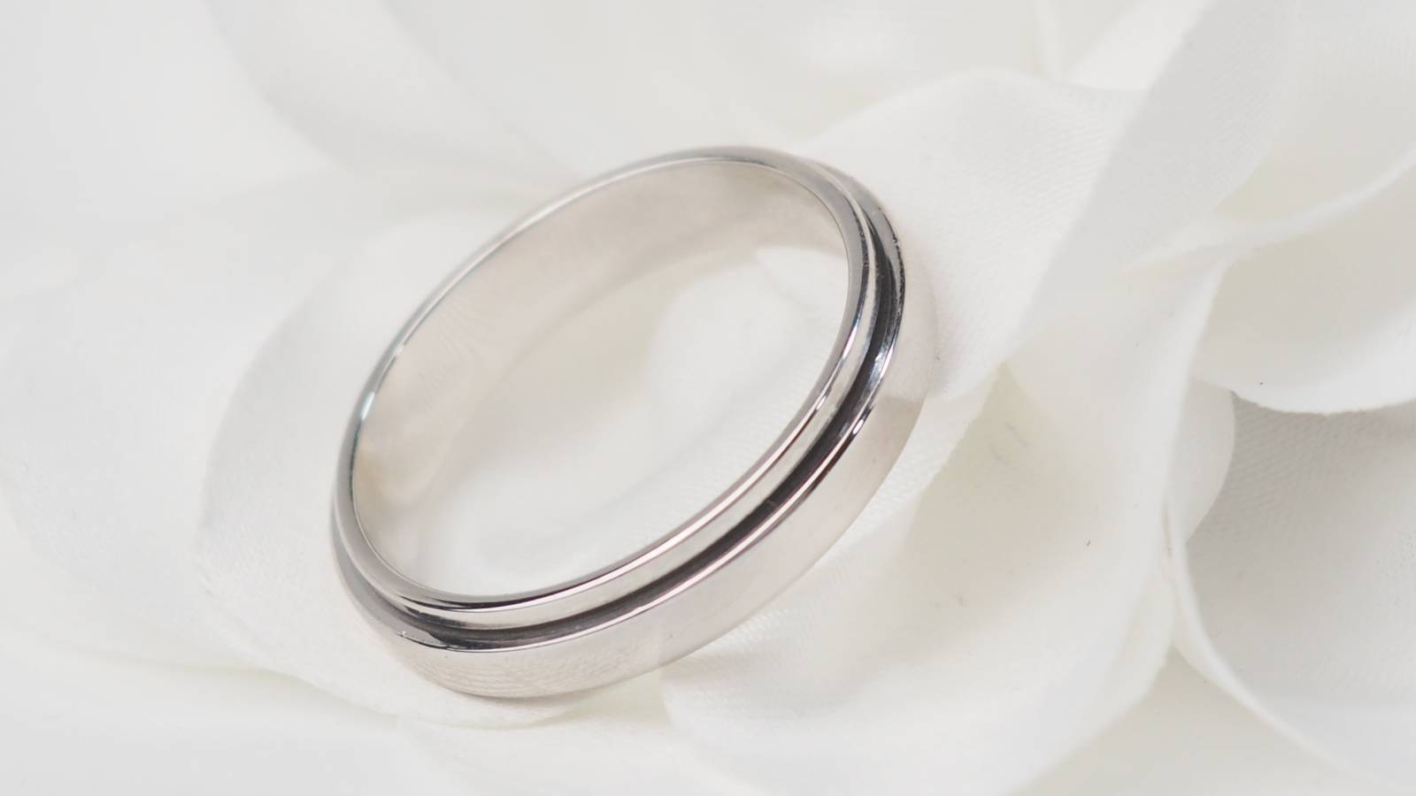 Alliance Piaget Possession en or blanc