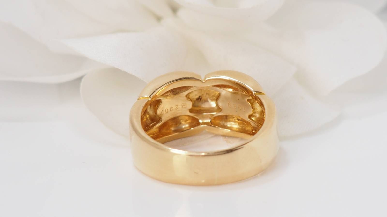Gentiane de Cartier ring in vintage 18K yellow gold
