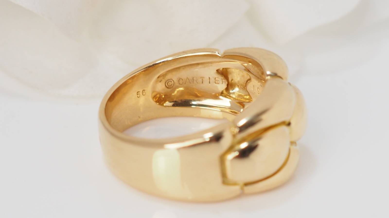 Gentiane de Cartier ring in vintage 18K yellow gold