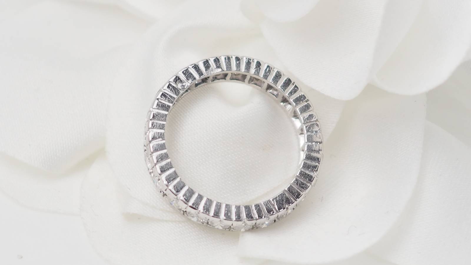 Alliance américaine en platine et diamants 0.92ct