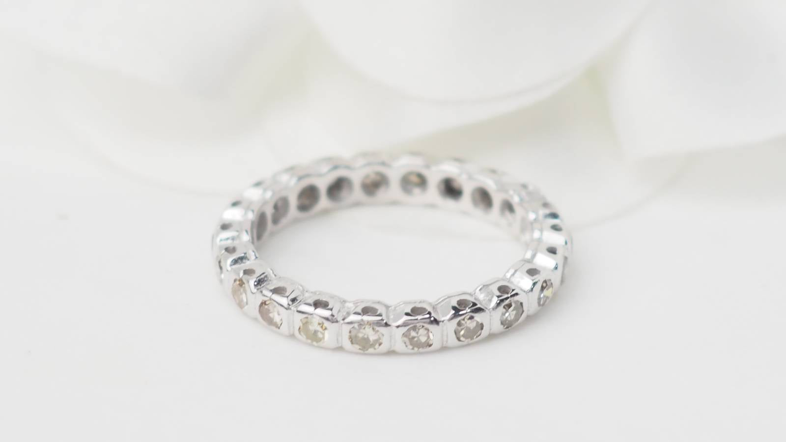 Alliance américaine en or blanc et diamants 0,22ct