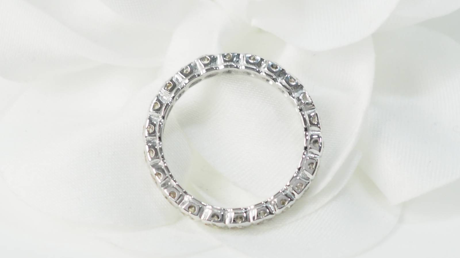 Alliance américaine en or blanc et diamants 0,22ct