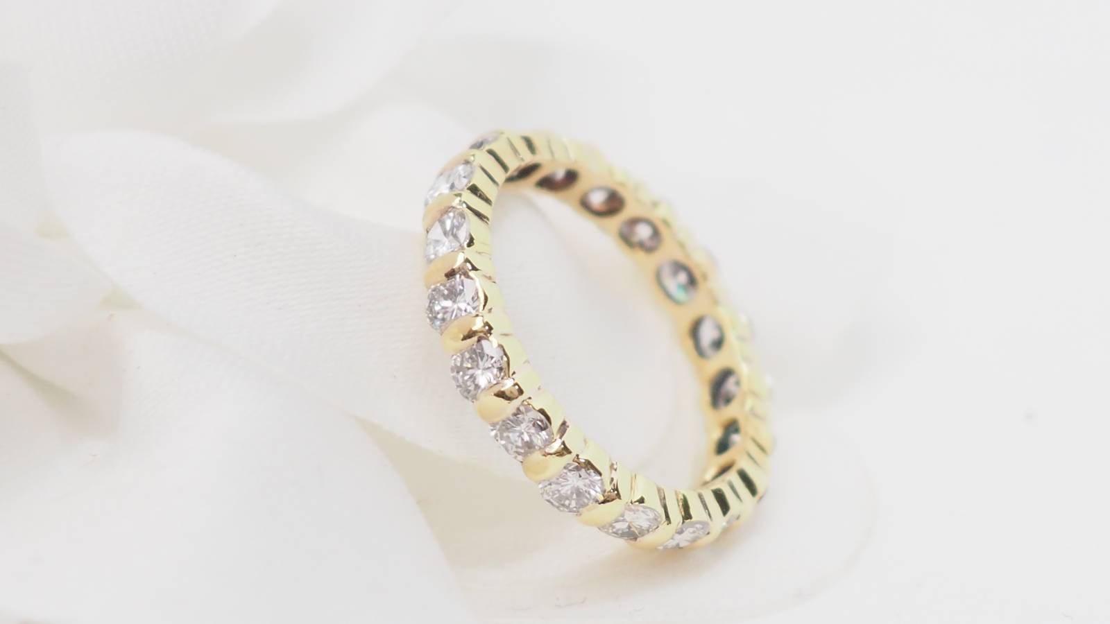 Alliance américaine en or jaune et diamants 1.33ct