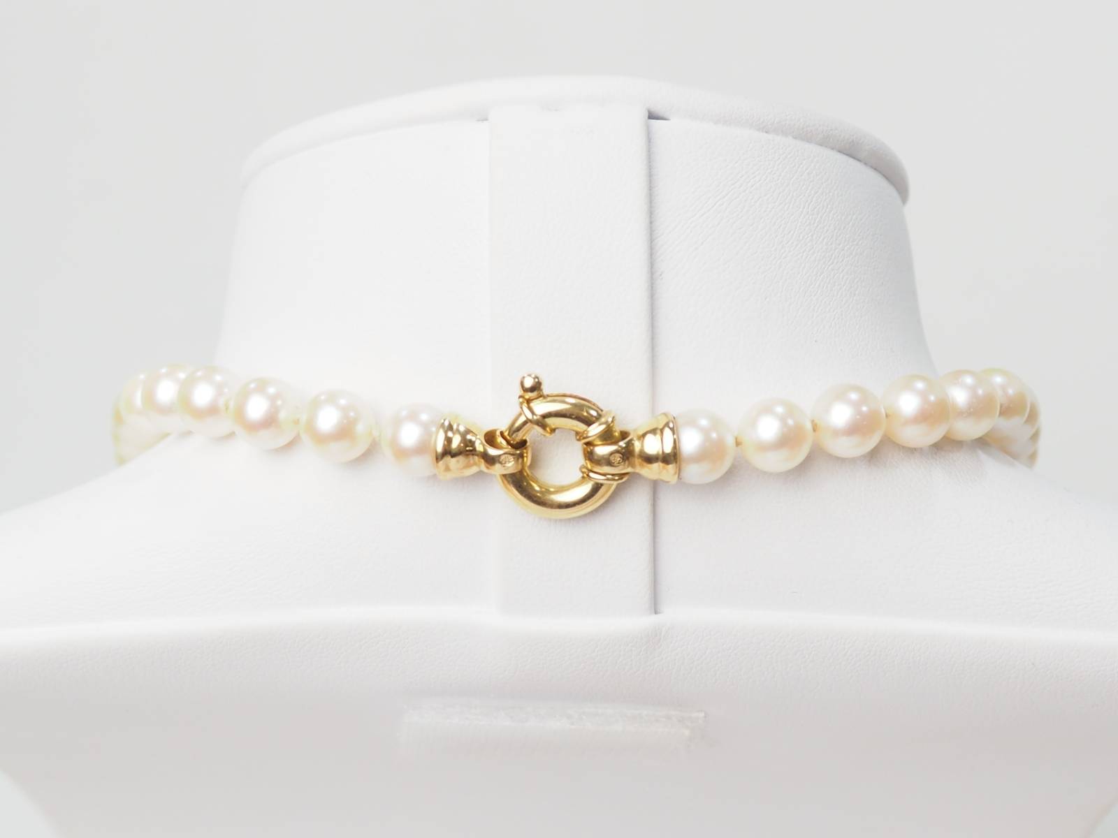 Collier en or jaune et perles d'Akoya