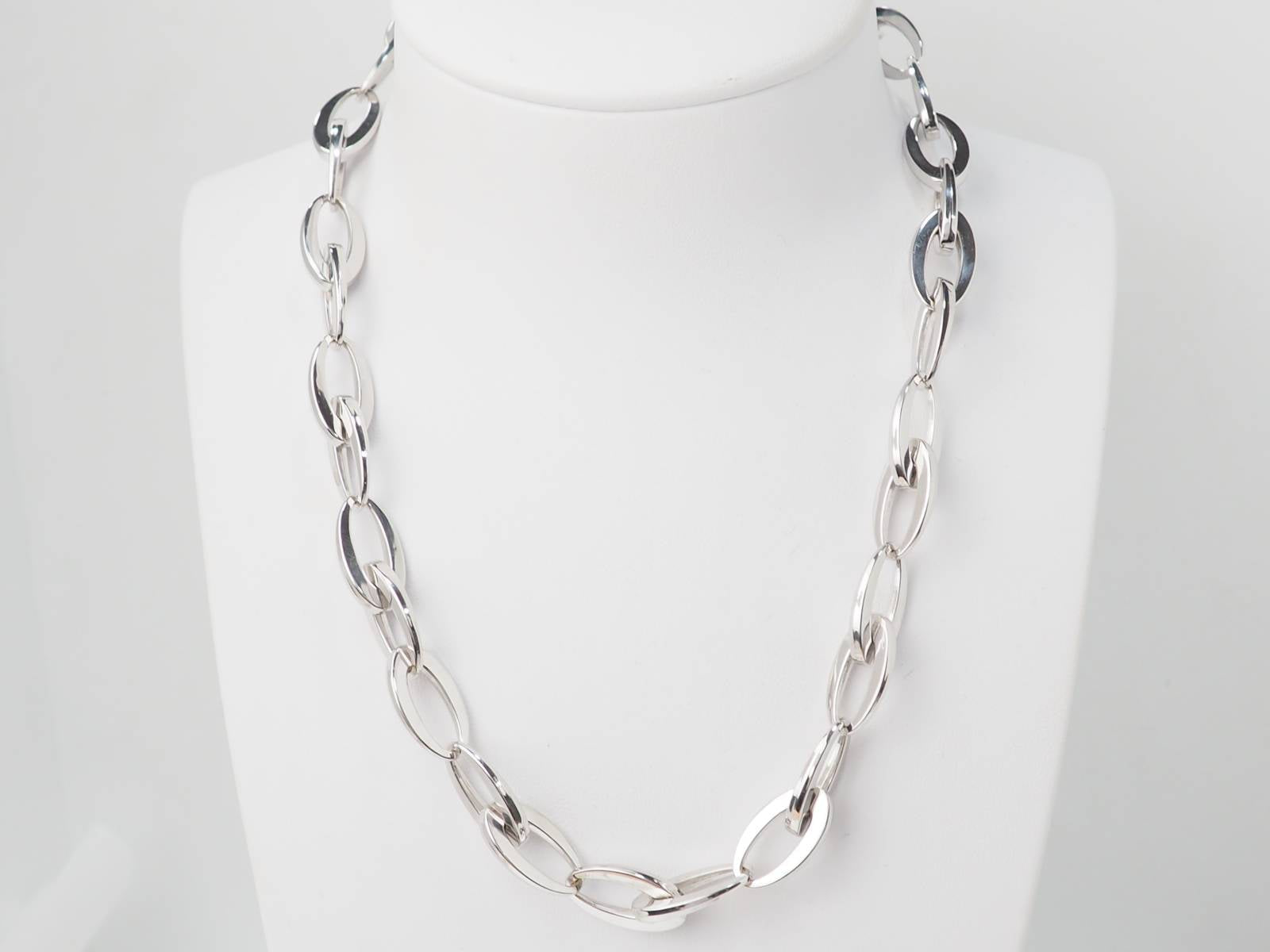 Collier maille ovale en or blanc