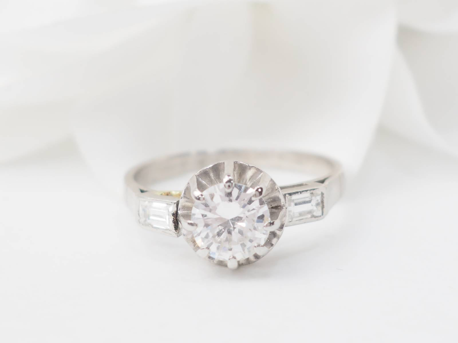 Bague solitaire en Platine et diamant