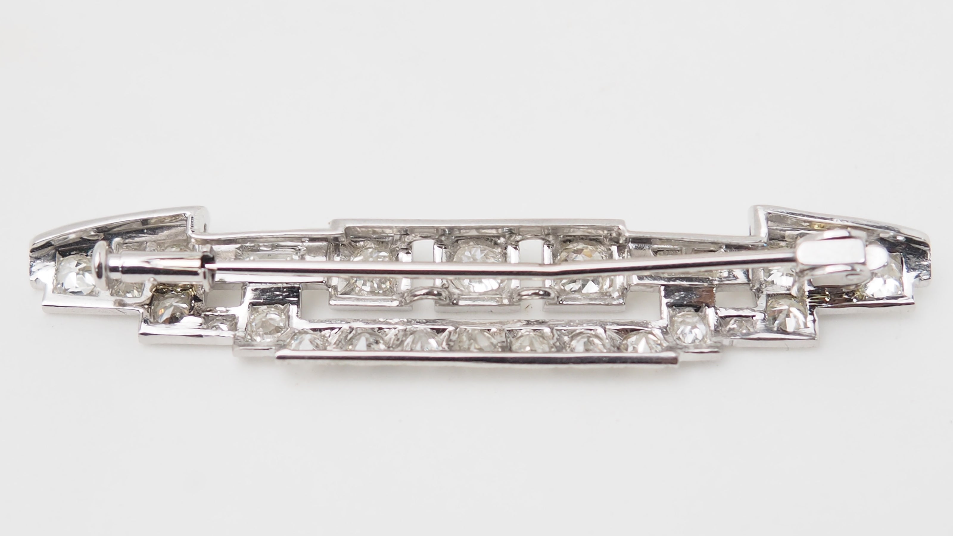 Broche ancienne en platine et diamants