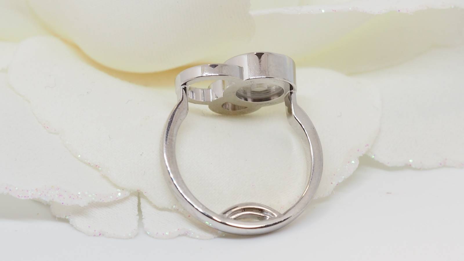 Chopard, "Happy Bubbles" ring, white gold, diamonds