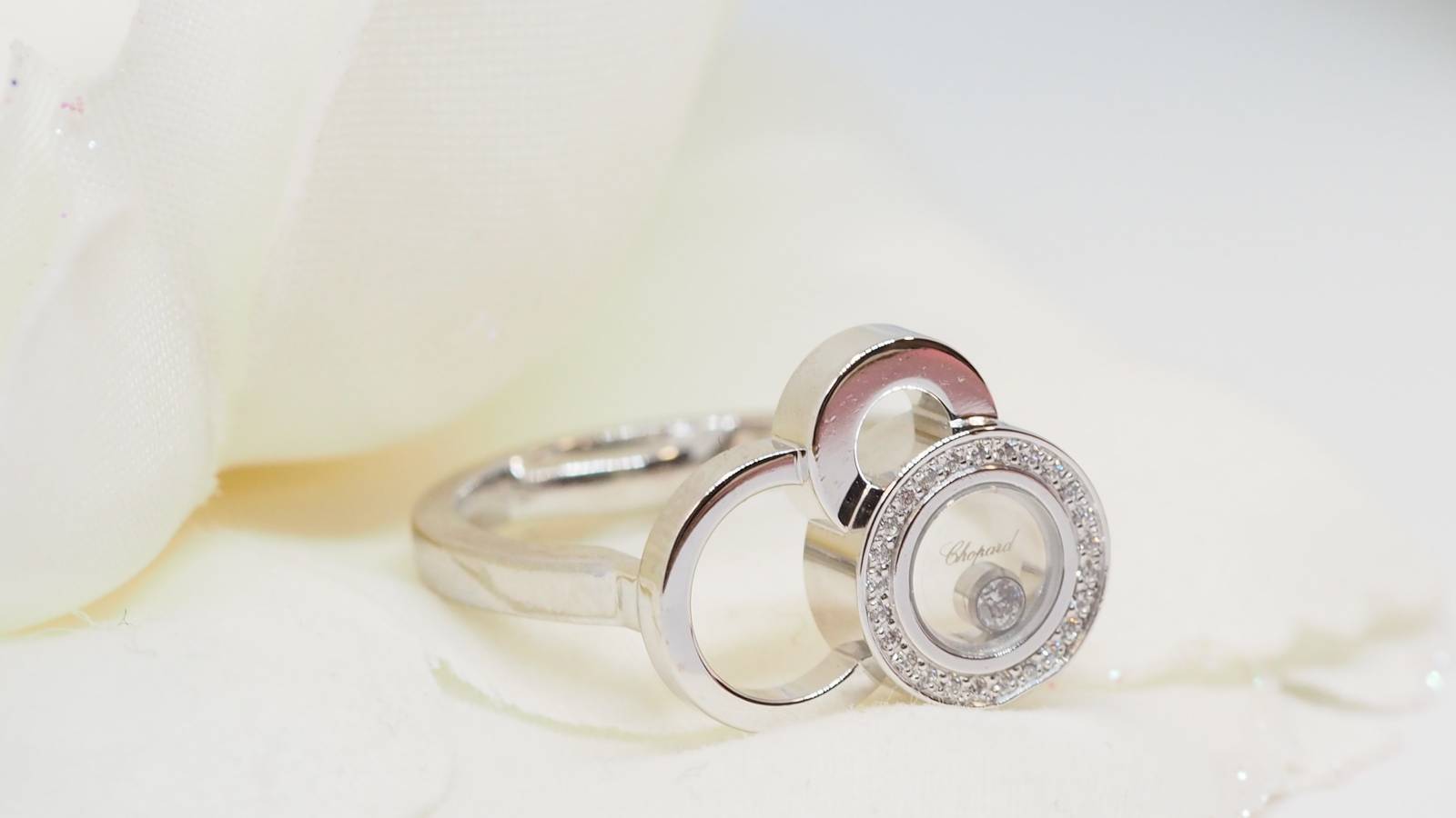 Chopard, bague "Happy Bubbles" or blanc Diamants