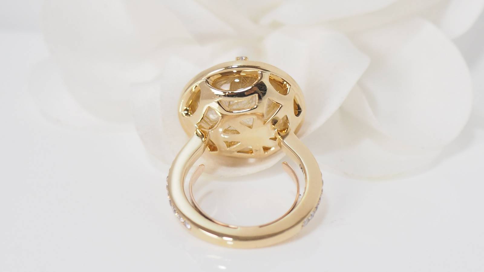 Chaumet ring in yellow gold, rutilated quartz and diamonds
