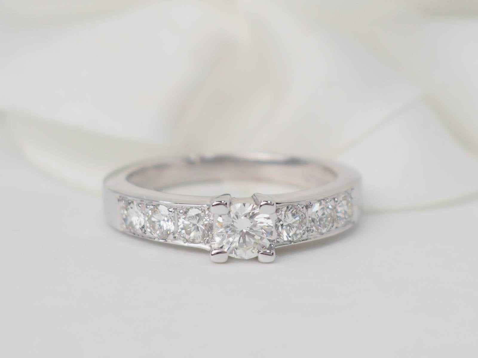 Bague solitaire en or blanc et diamant de 0,28 ct