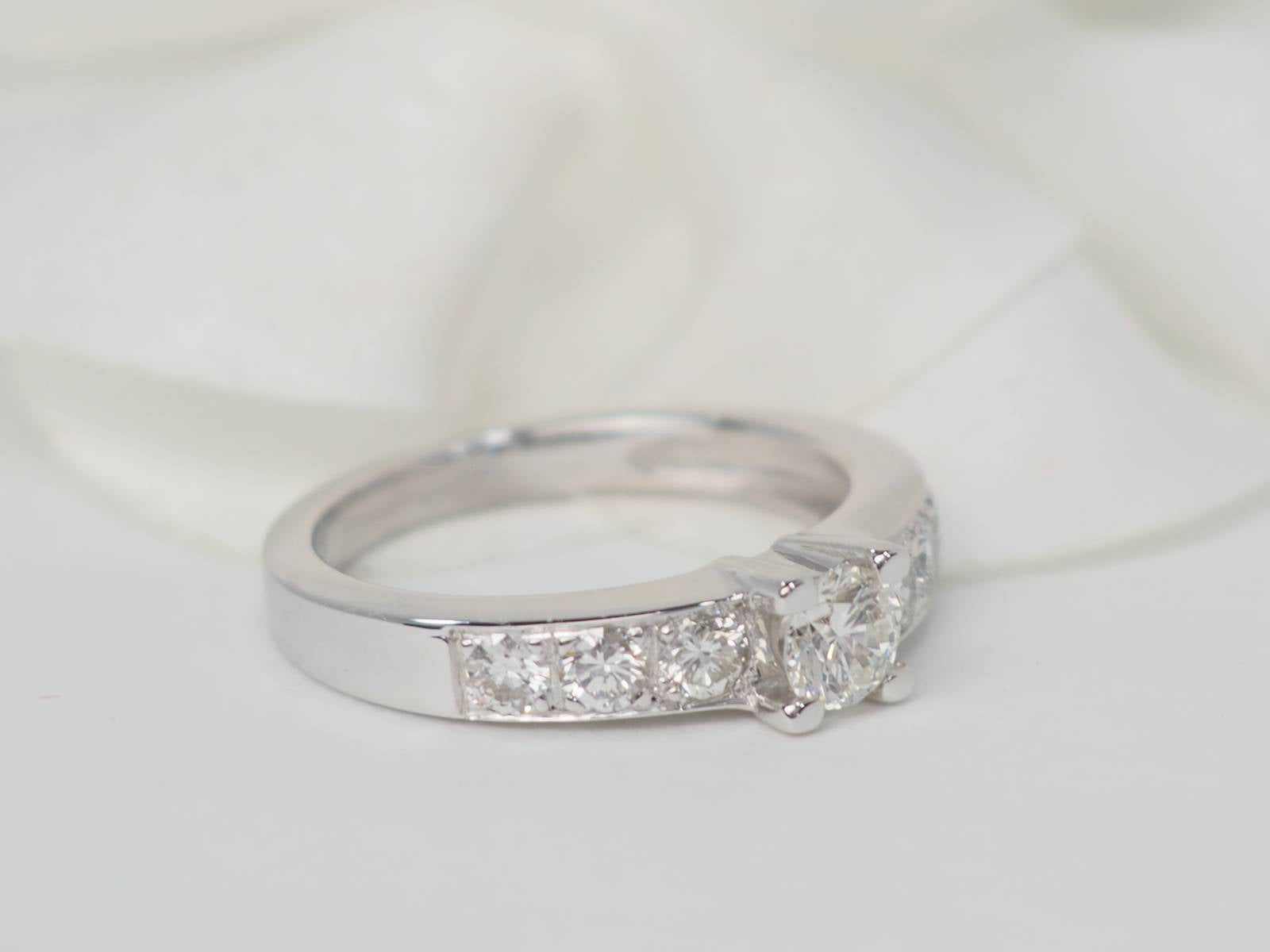 Bague solitaire en or blanc et diamant de 0,28 ct