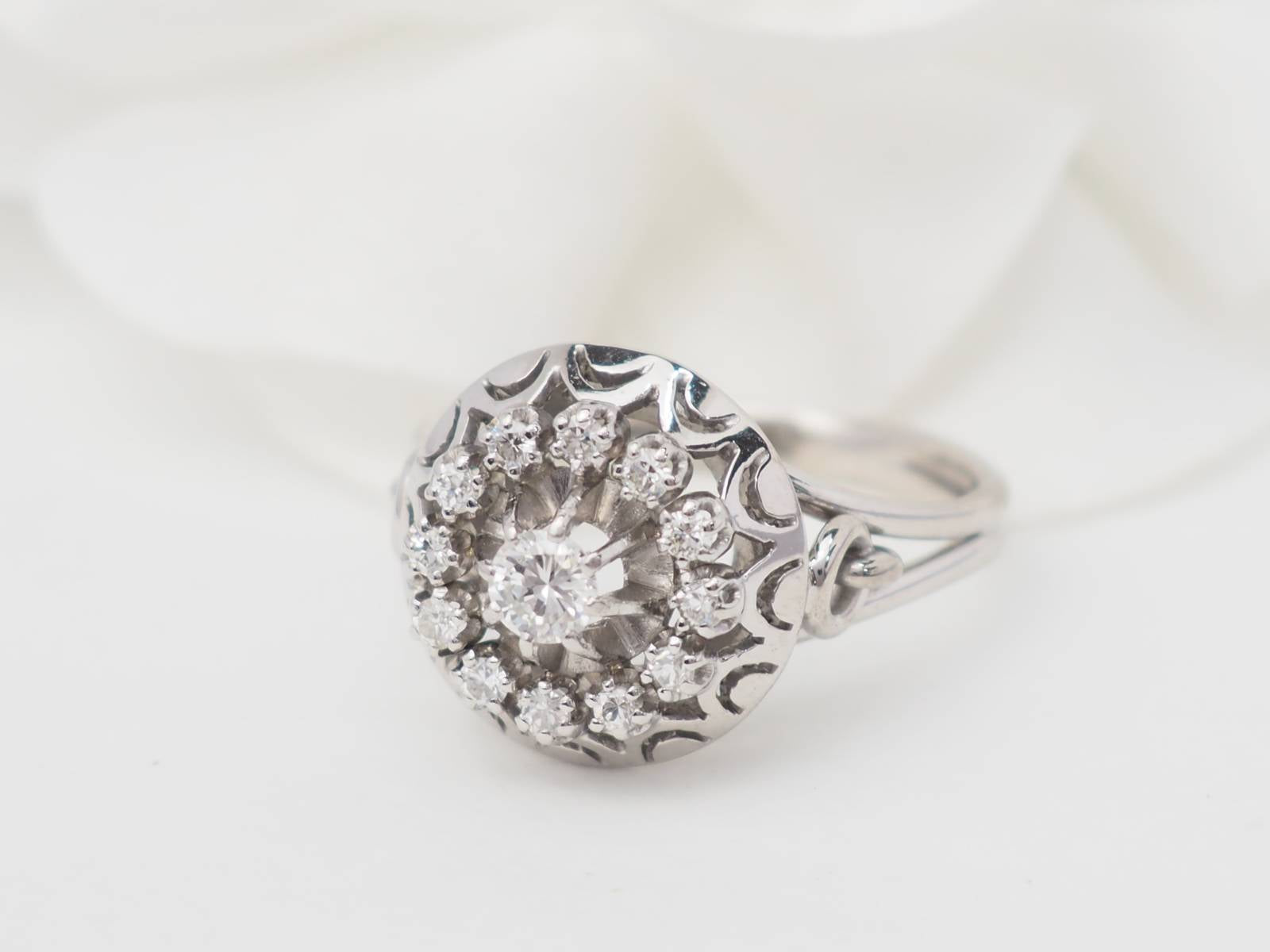 Bague vintage en or blanc, platine et diamants