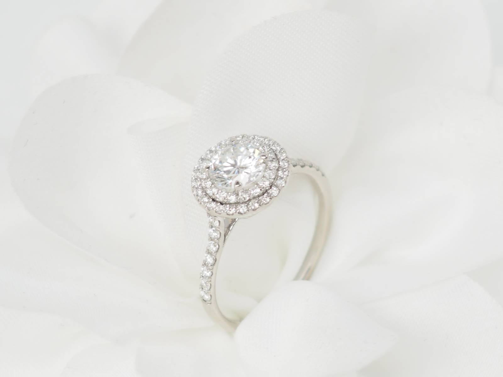 Bague solitaire en or blanc et diamants 0.72ct