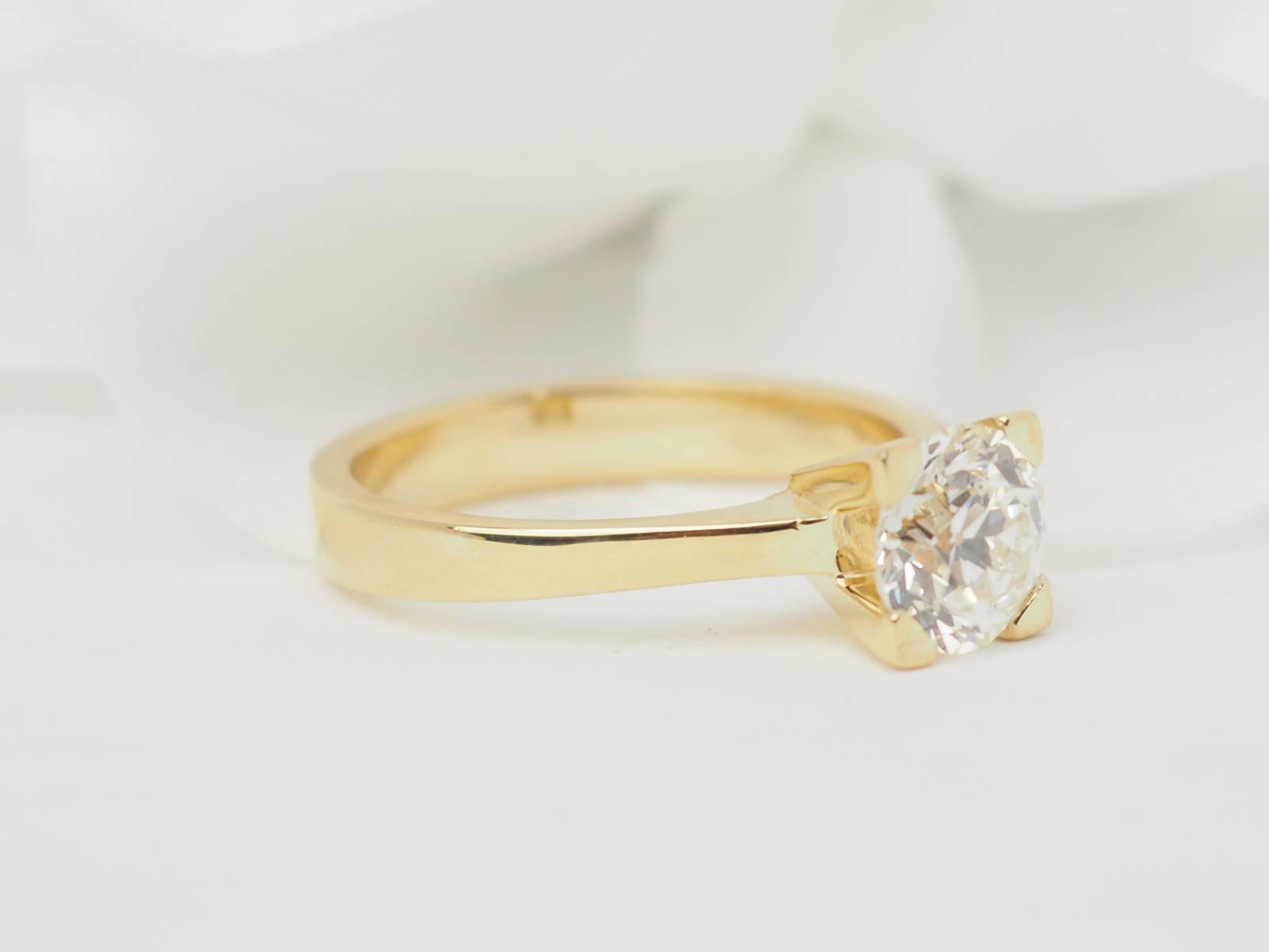 Bague solitaire en or jaune et diamant 1.40ct