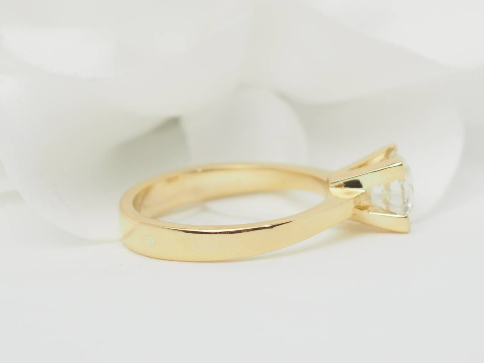 Bague solitaire en or jaune et diamant 1.40ct