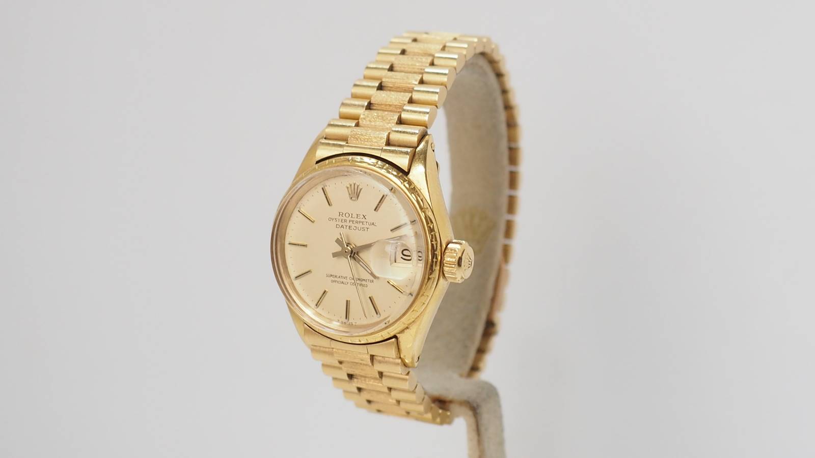 Rolex Lady Oyster Perpetual Date Just watch in gold on gold
