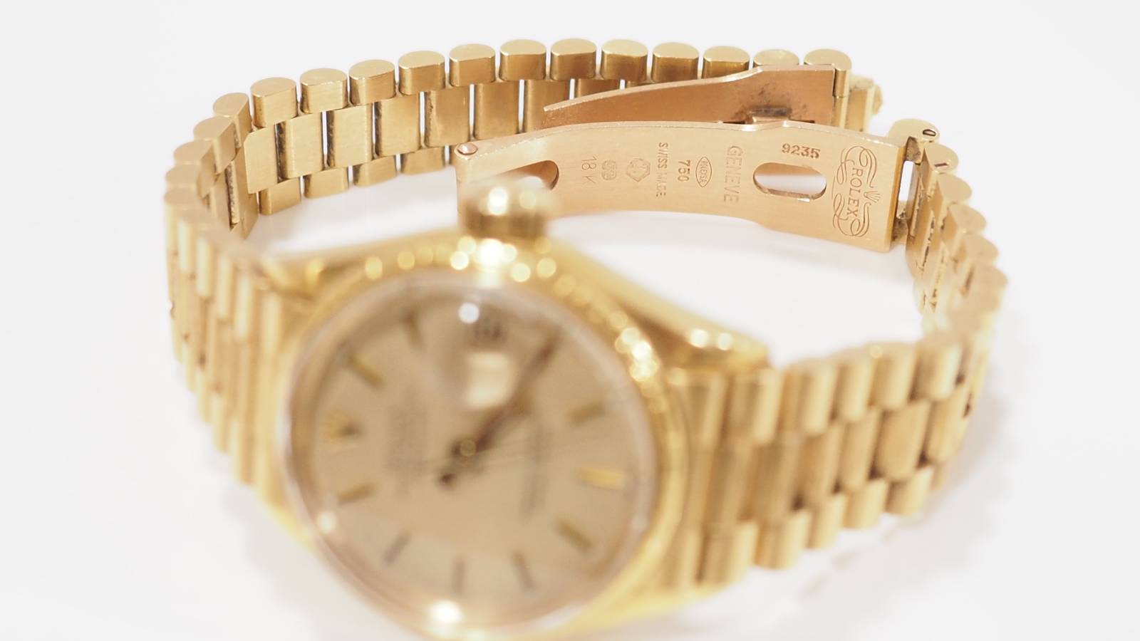 Montre Rolex Lady Oyster Perpetual Date Just en or sur or