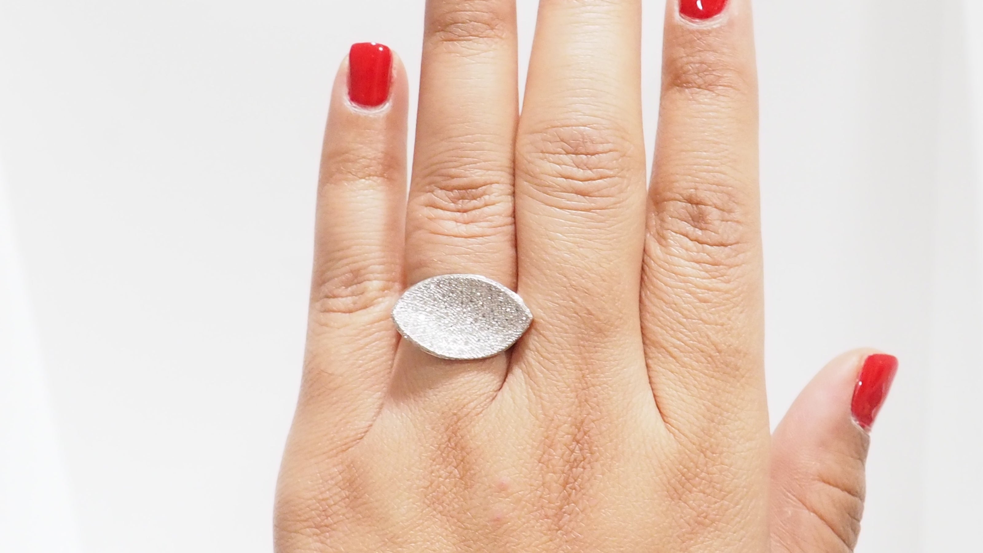 Bague pavage en or blanc et diamants