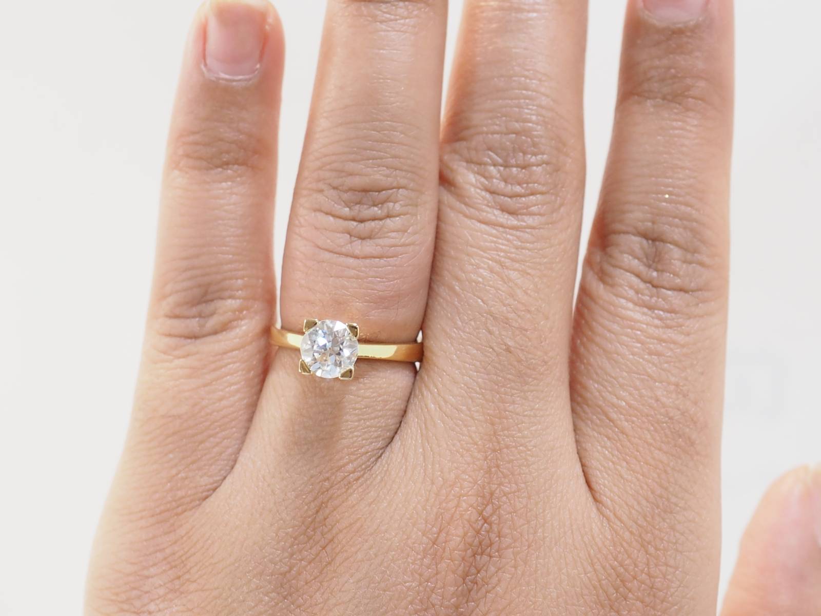 Bague solitaire en or jaune et diamant 1.40ct