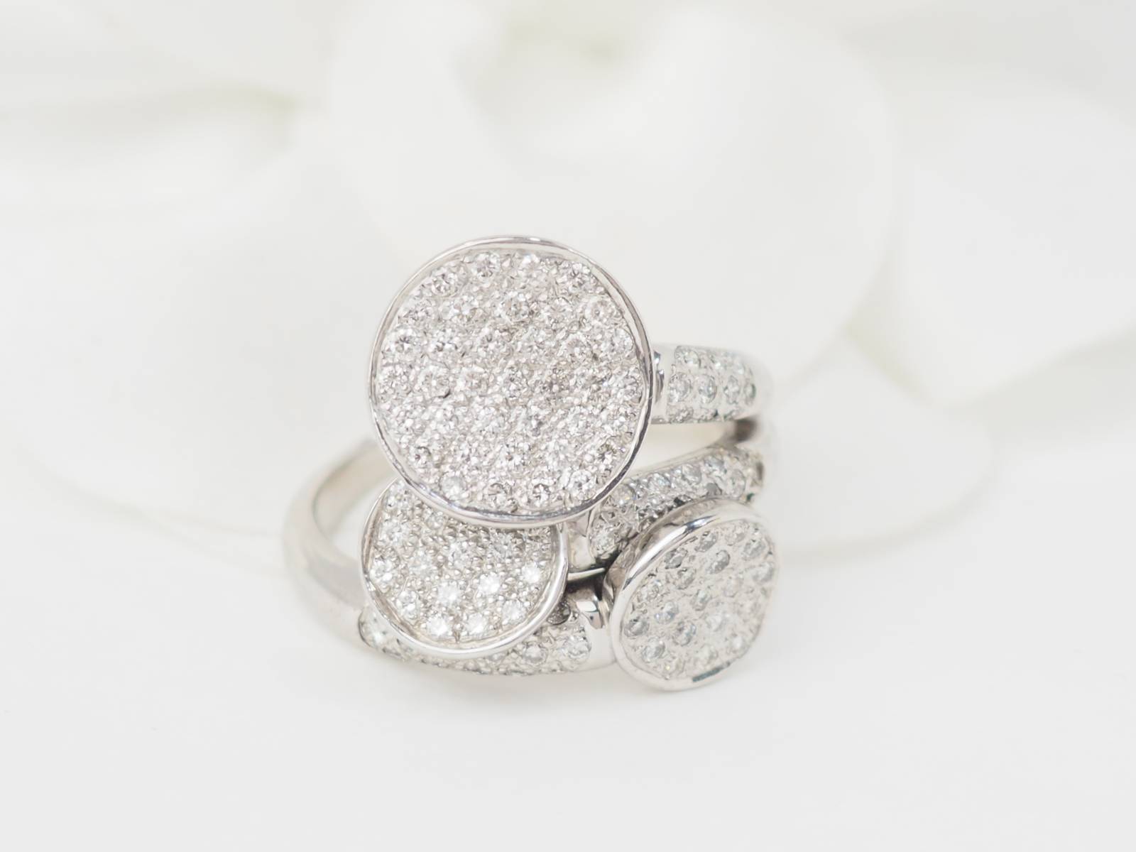 Bague en or blanc et diamants