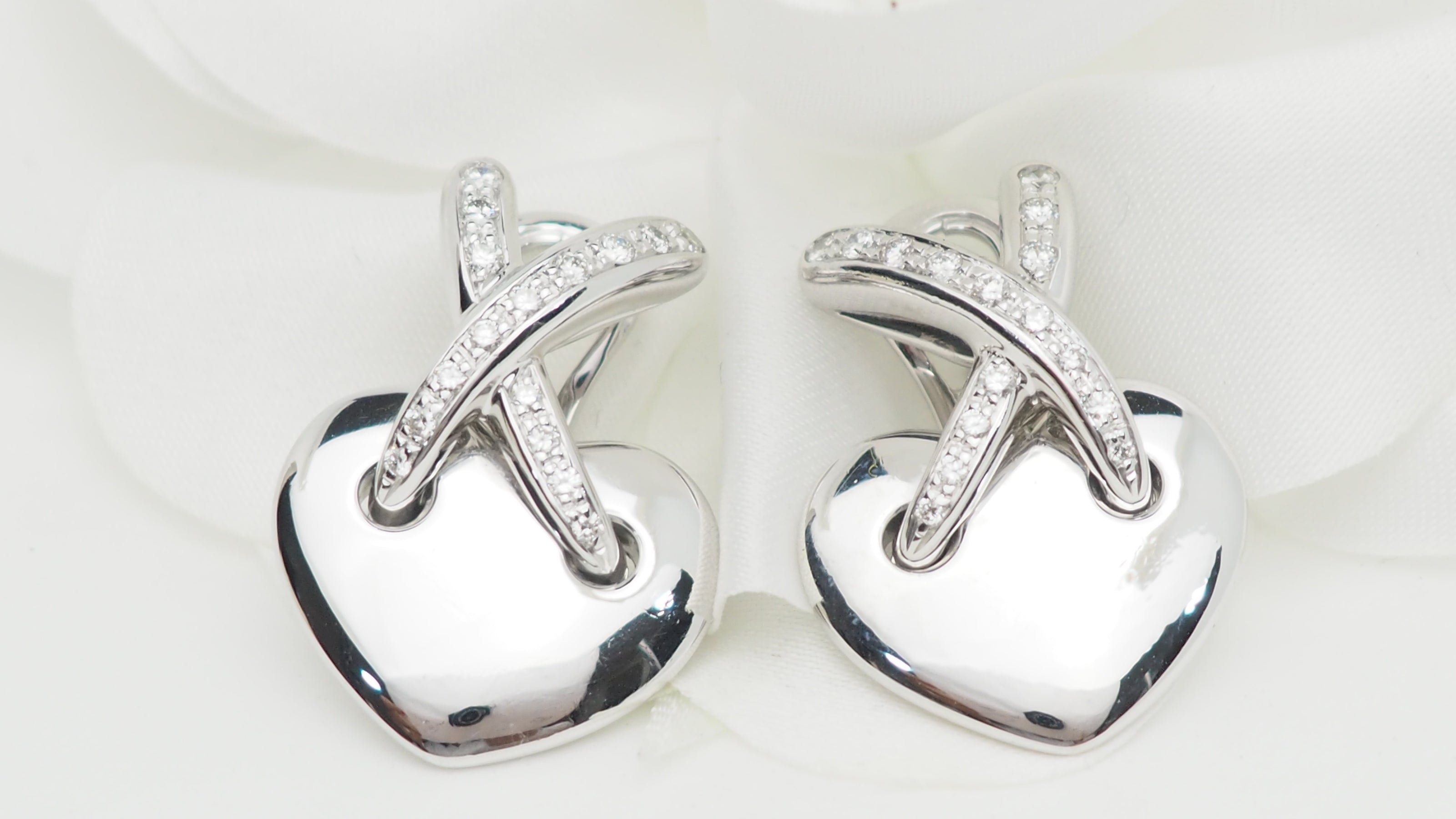 Boucles d'oreilles CHAUMET Liens en or blanc et diamants