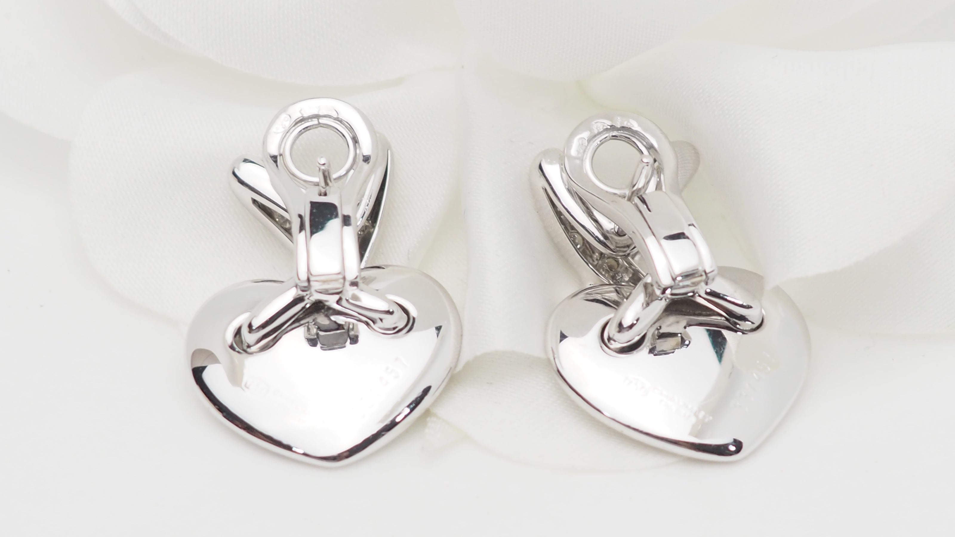 Boucles d'oreilles CHAUMET Liens en or blanc et diamants