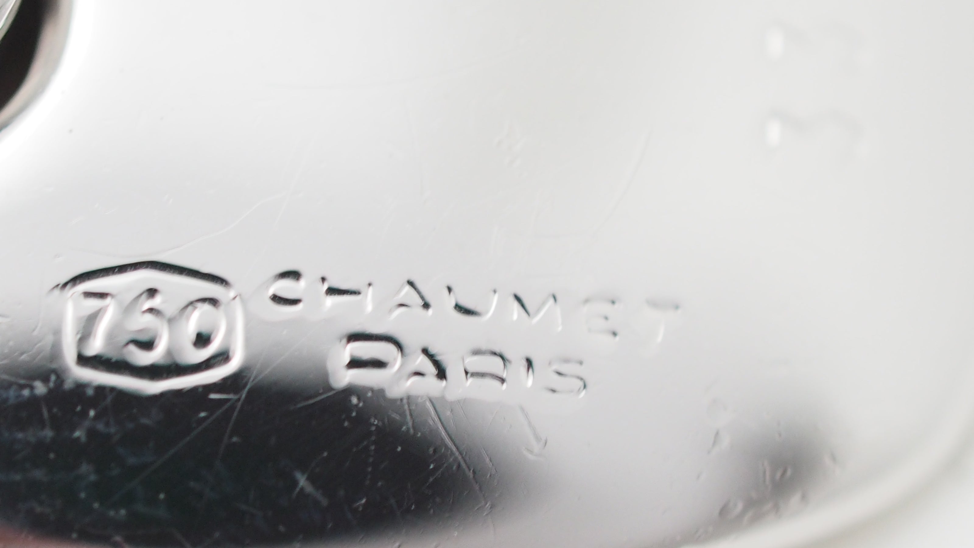 Boucles d'oreilles CHAUMET Liens en or blanc et diamants