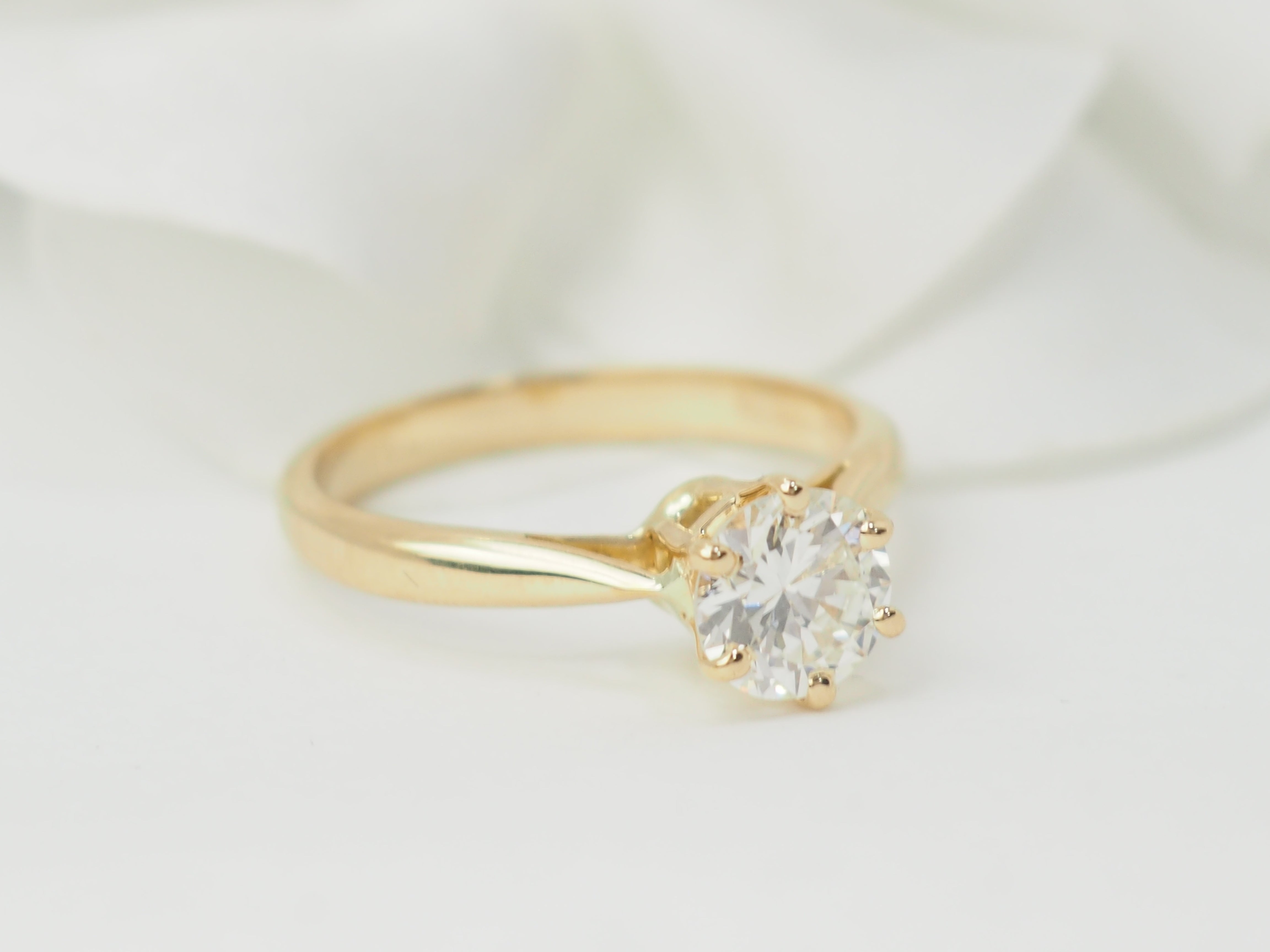 Bague solitaire en or jaune et diamant 0.97ct