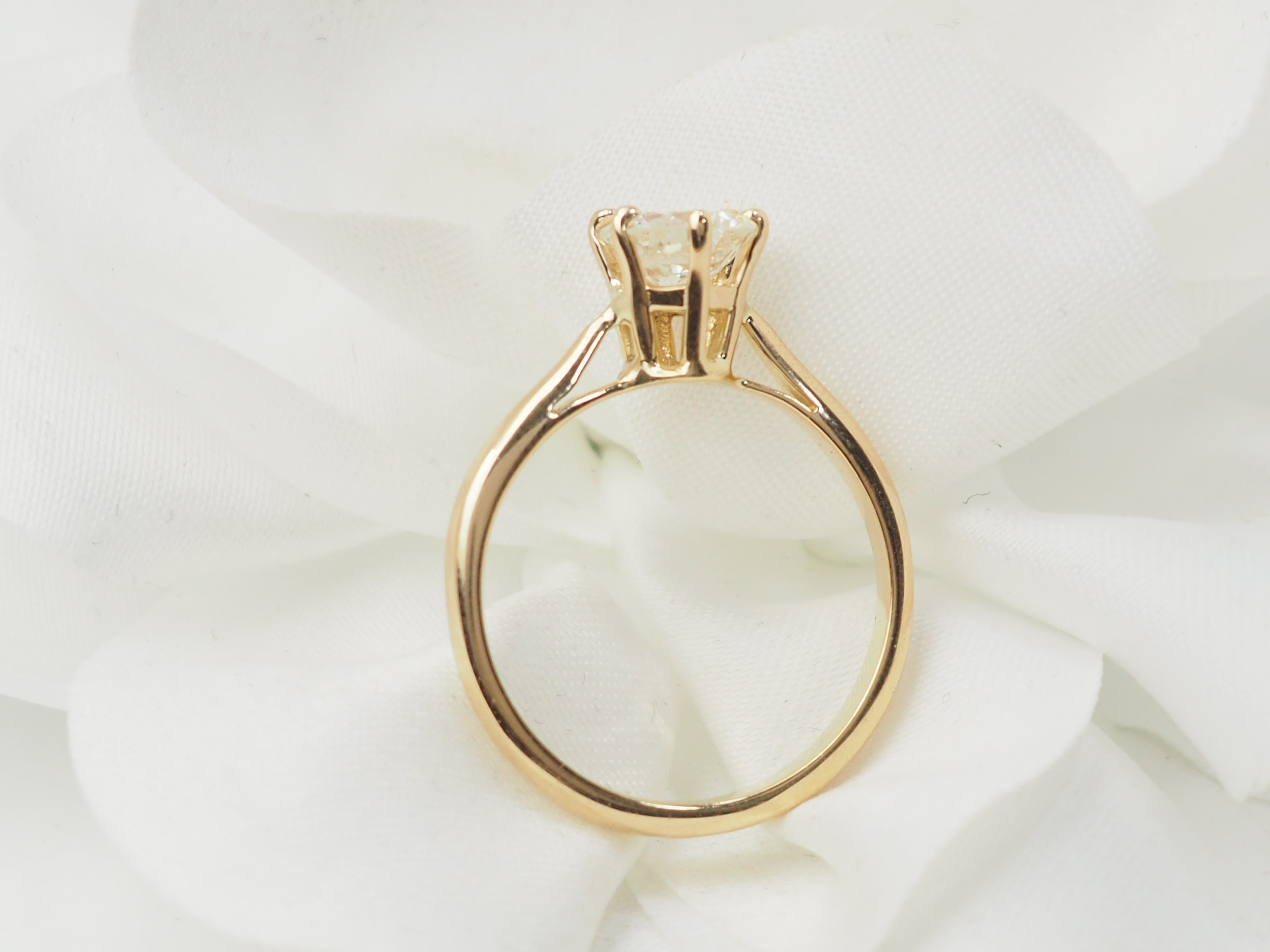 Bague solitaire en or jaune et diamant 0.97ct