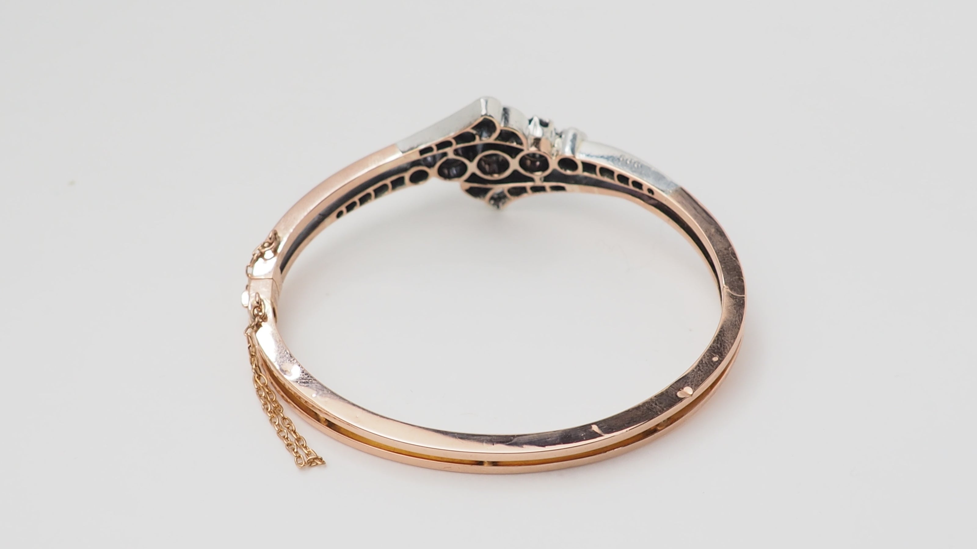 Bracelet ancien du XIX ème siècle en or rose et argent serti de diamants