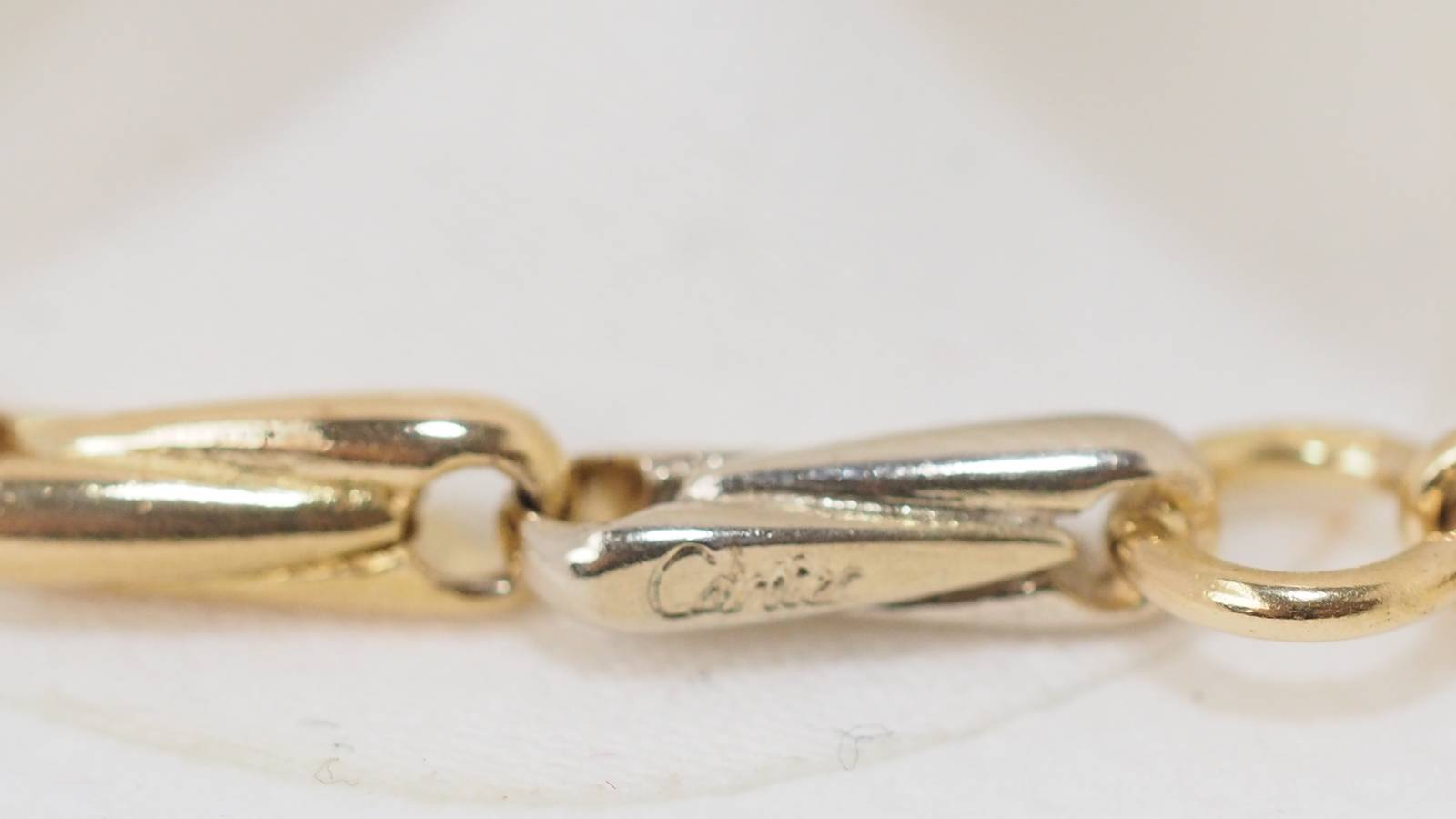 Collier Sautoir Cartier vintage en or jaune maille grain d'avoine