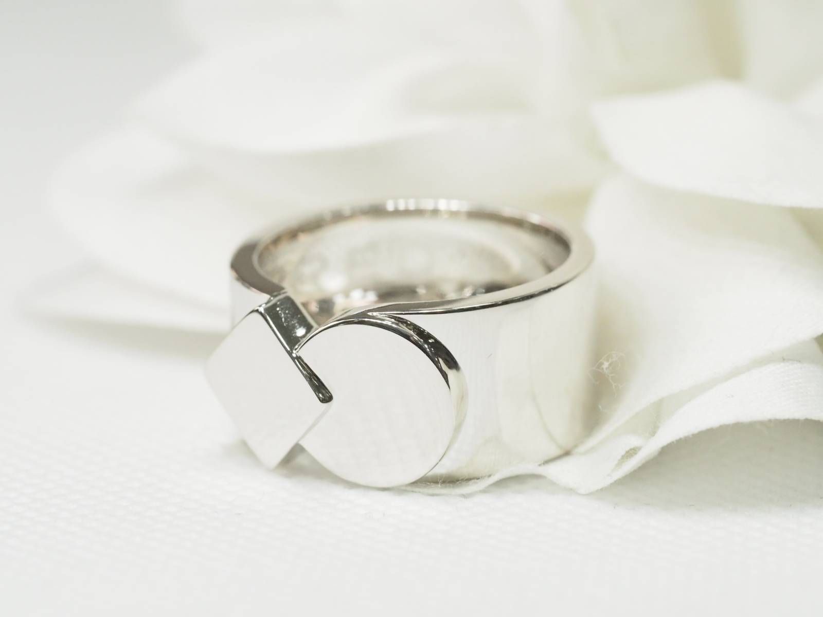 Fred, ring