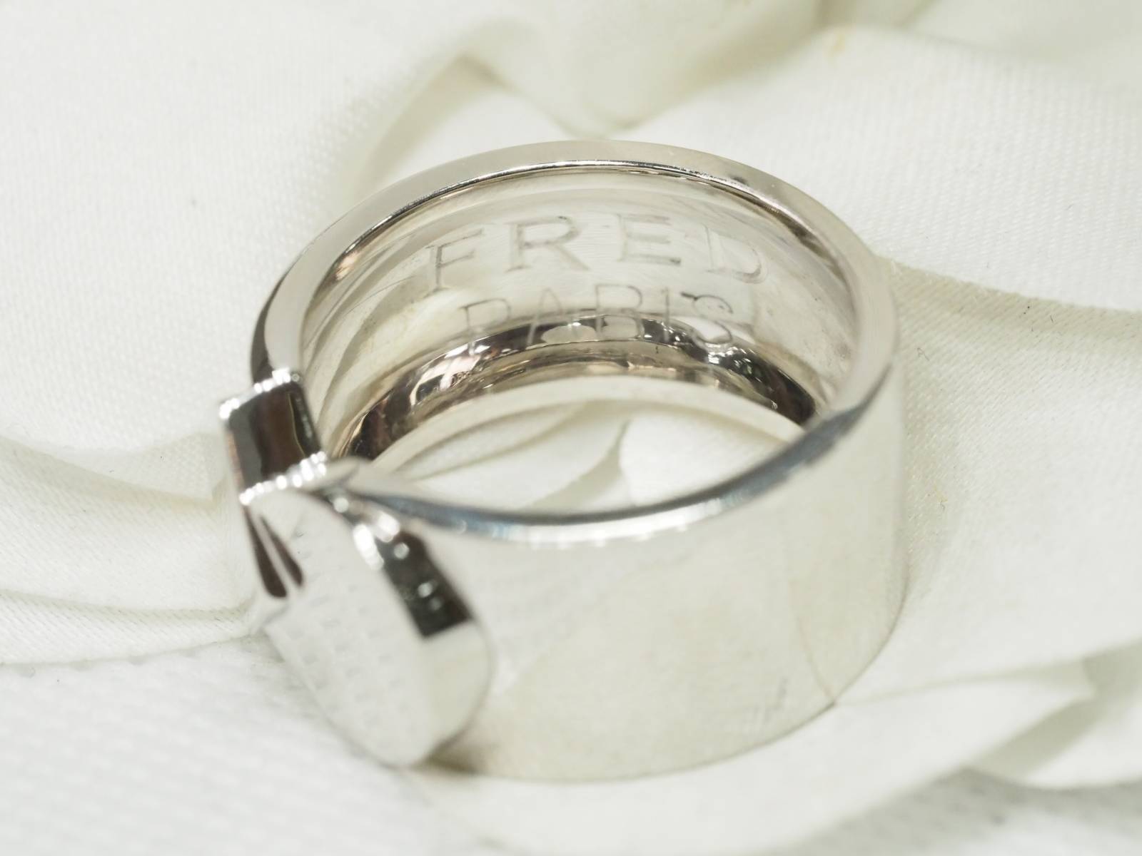 Fred, ring