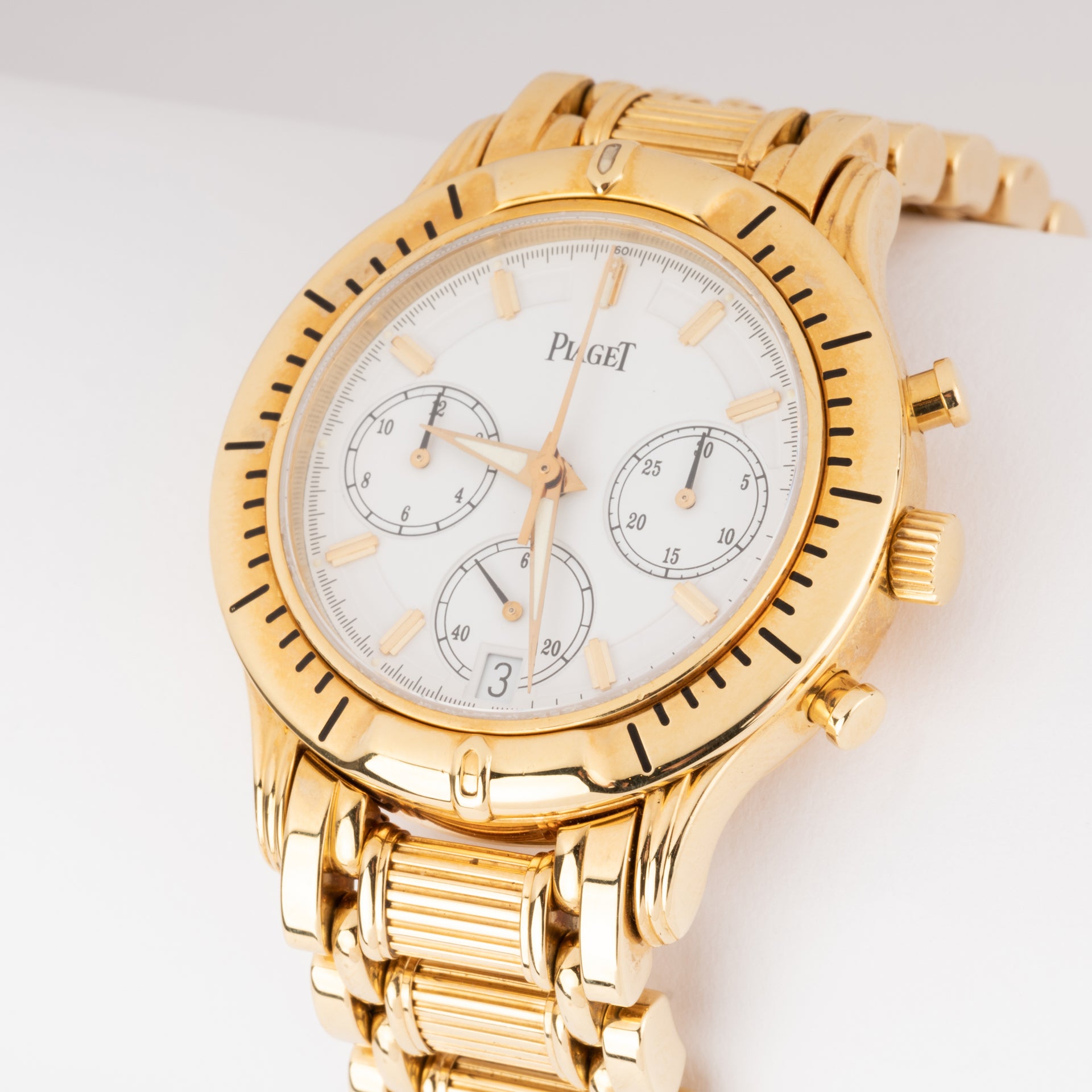 Piaget Polo watch in yellow gold on yellow gold chronograph
