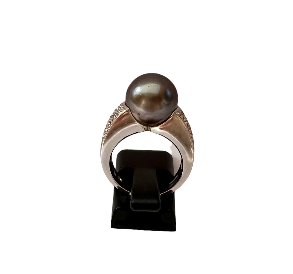 A Boucheron diamond and Tahitian pearl ring