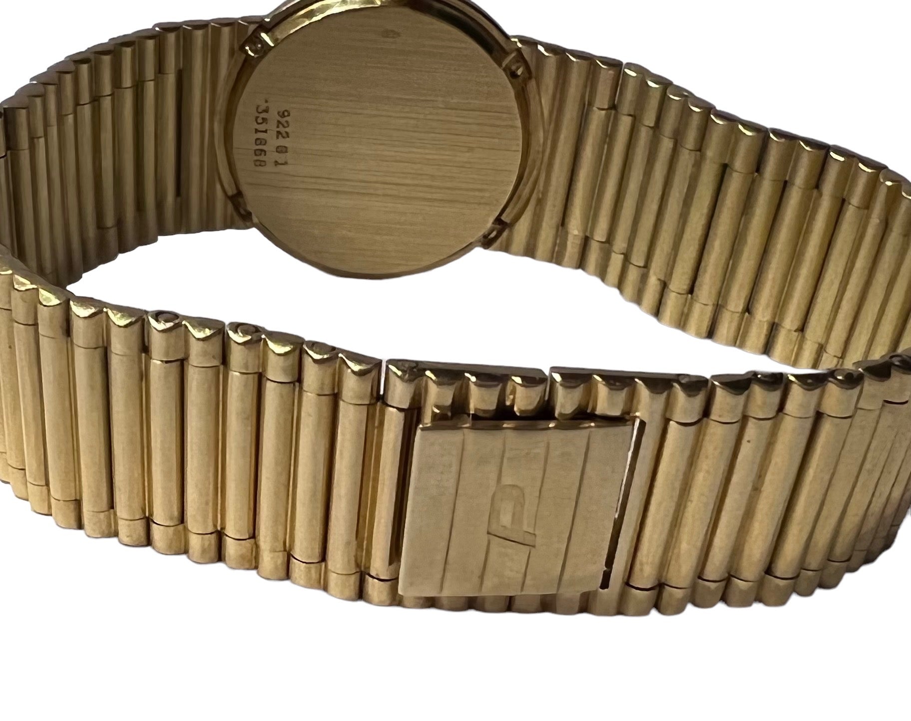 A Piaget watch in 18K yellow gold