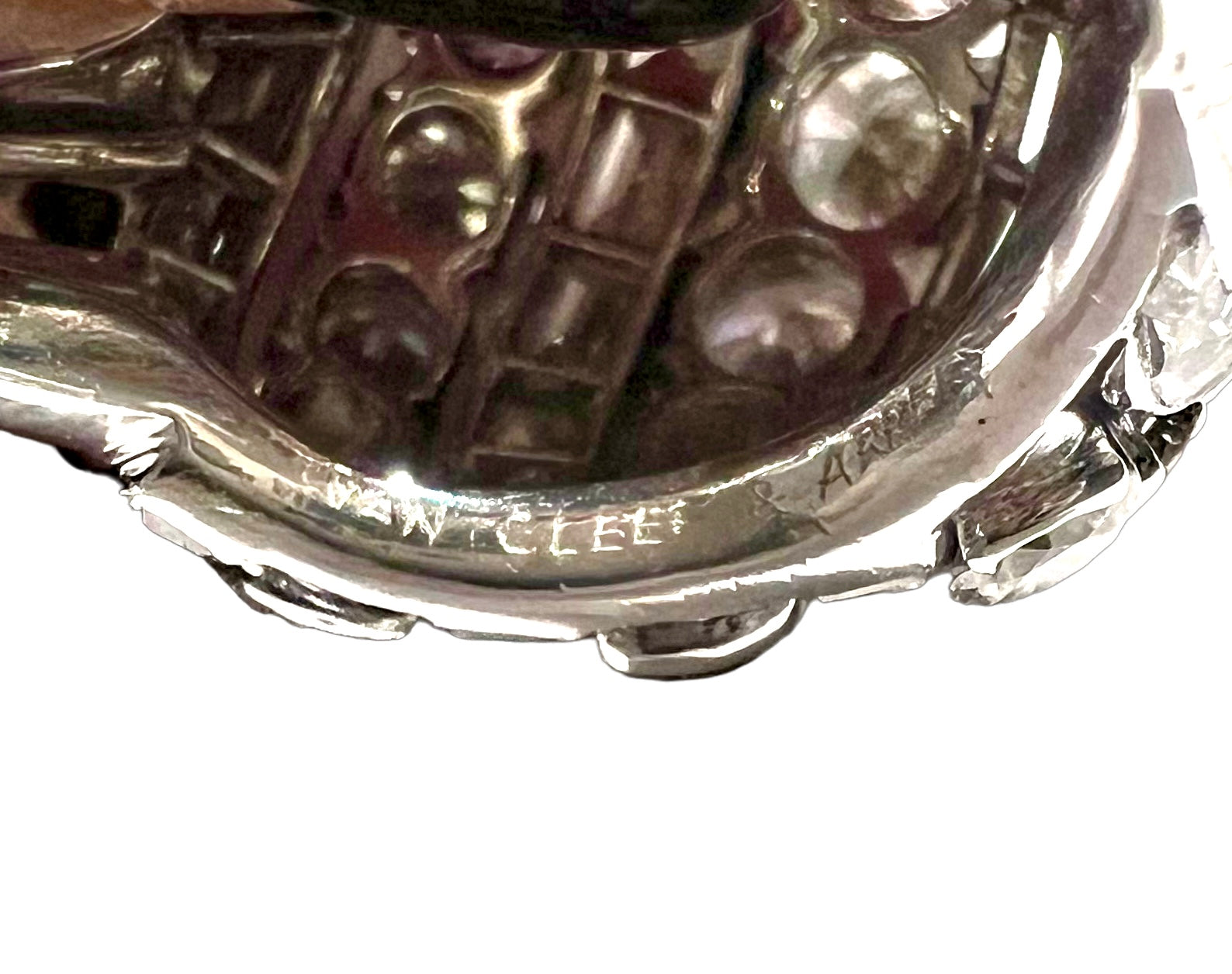 Ring signed Van Cleef & Arpels, platinum and diamonds.
