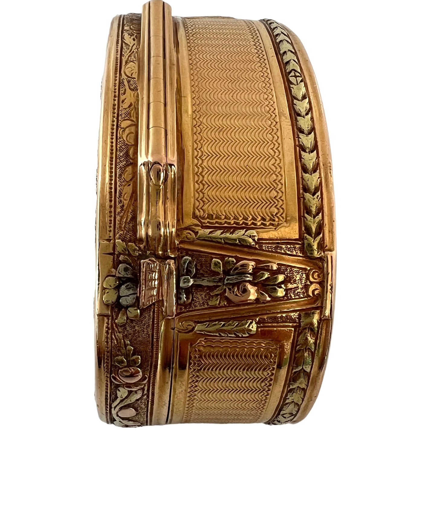 Two-tone gold snuffbox, Louis XVI period, circa 1768-1774